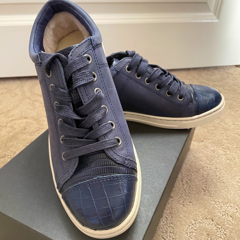 NWT UGG taya croco navy leather sneaker 7